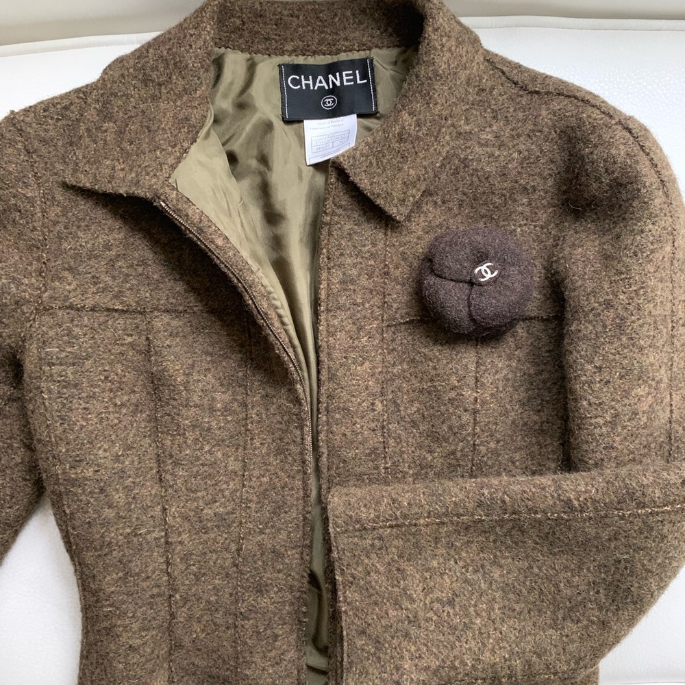 Chanel size 36 size 2-4 Wool Camelia Jacket